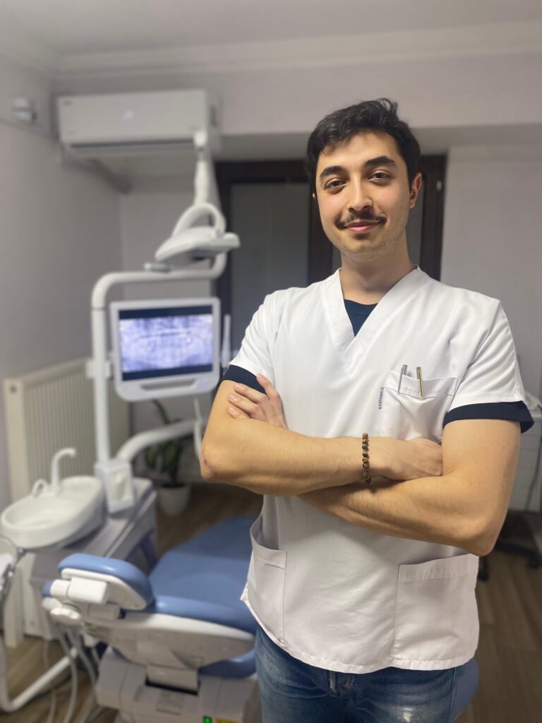 Diş Hekimi Barış Hekimoğlu
